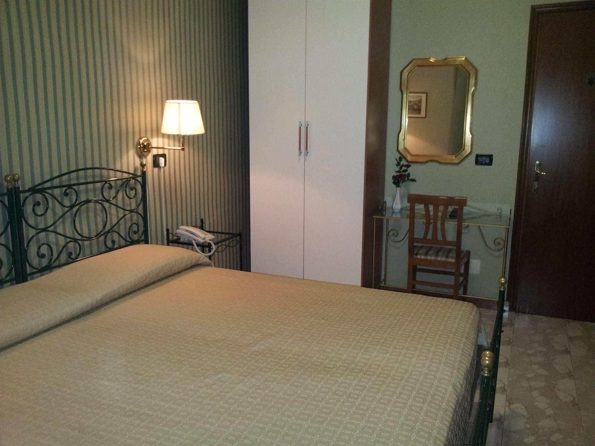 Hotel Imperial Турин Экстерьер фото